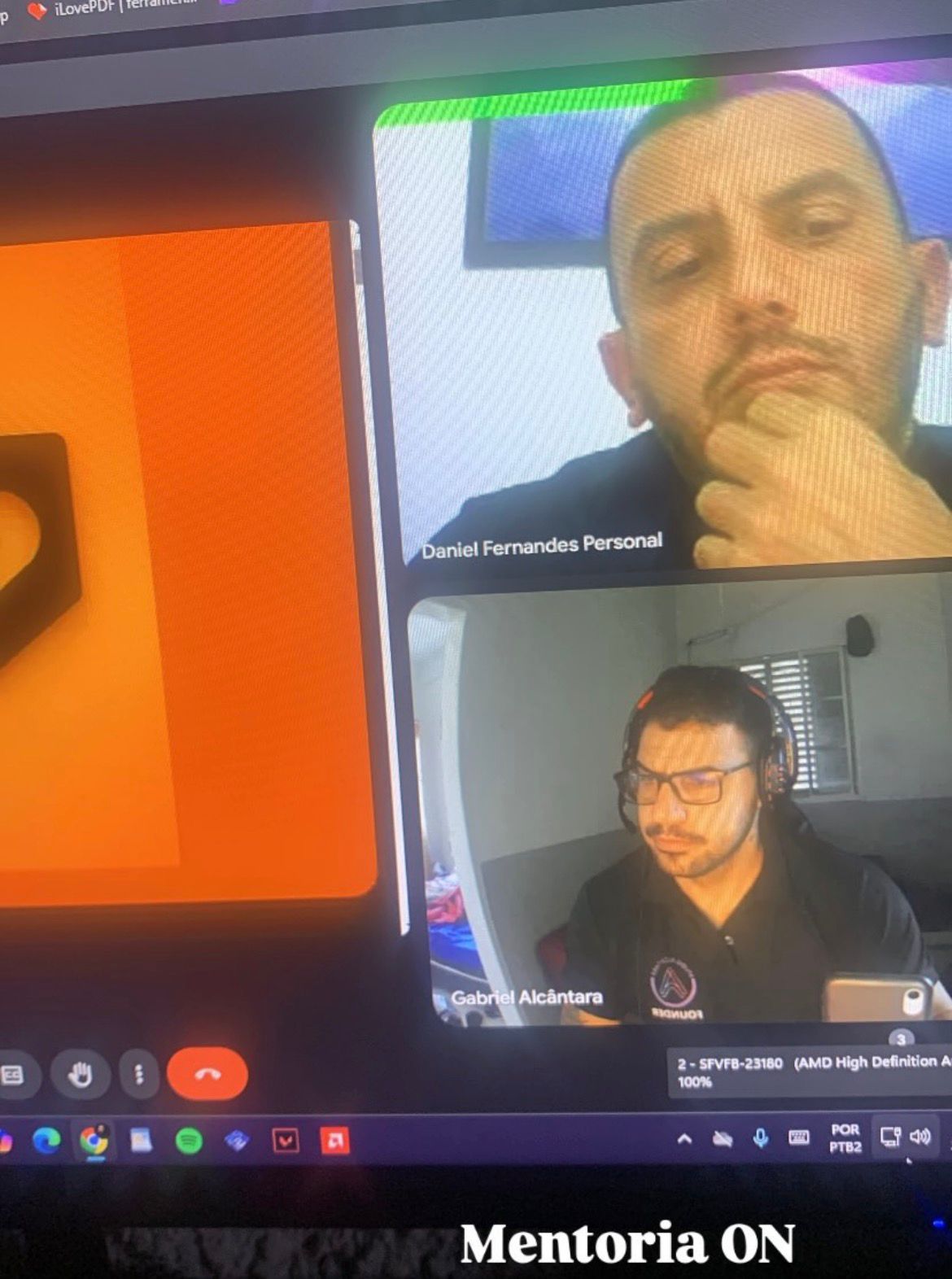 Acompanhamento individual com aluno em tela compartilhada